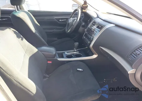 2015 Nissan Altima 2.5 z USA, uszkodzony, nr VIN 1N4AL3AP4FC497088